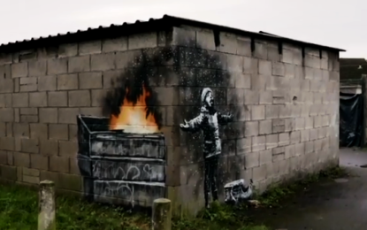 Gli auguri di Banksy e la nevicata di cenere di Port Talbot